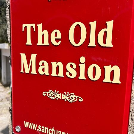 The Old Mansion Apartment Sinarádes Екстериор снимка