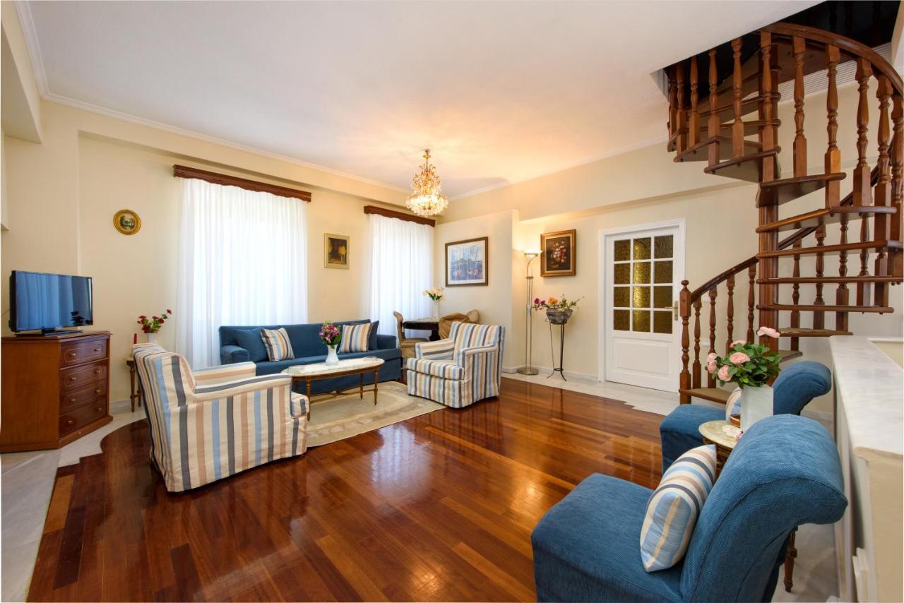 The Old Mansion Apartment Sinarádes Екстериор снимка