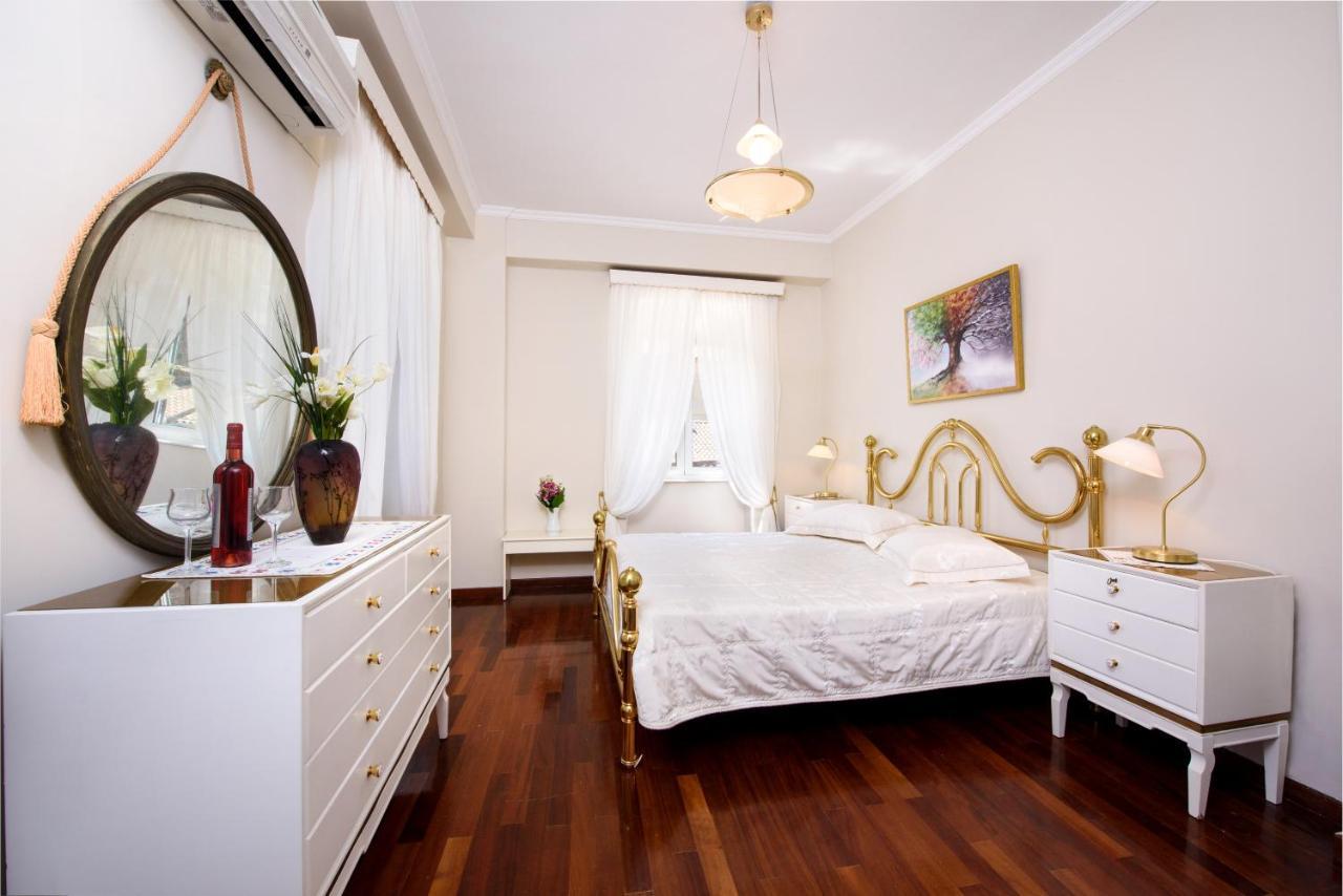 The Old Mansion Apartment Sinarádes Екстериор снимка