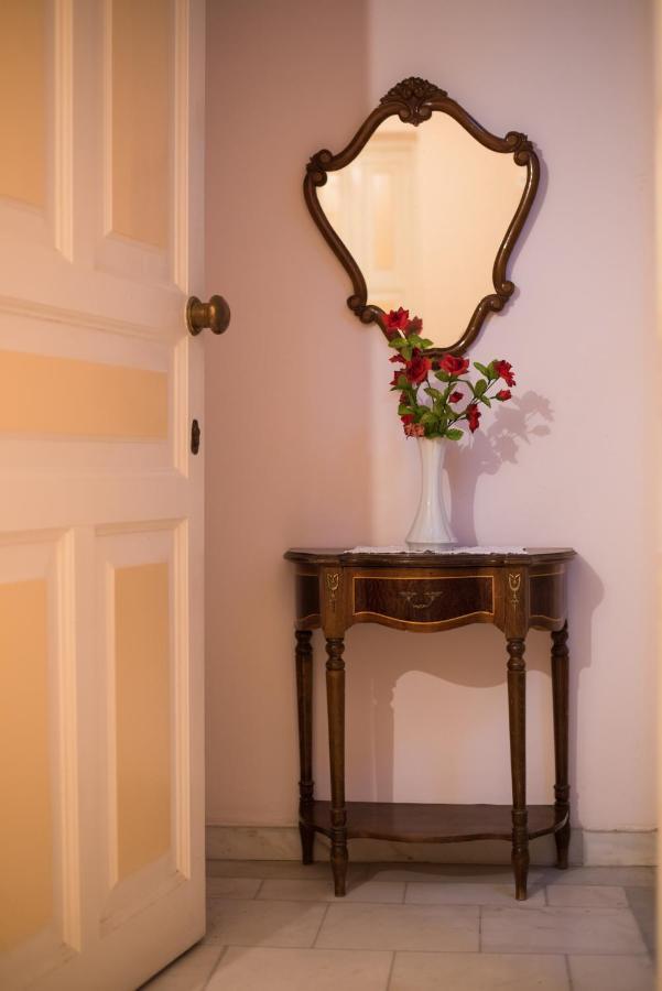 The Old Mansion Apartment Sinarádes Екстериор снимка