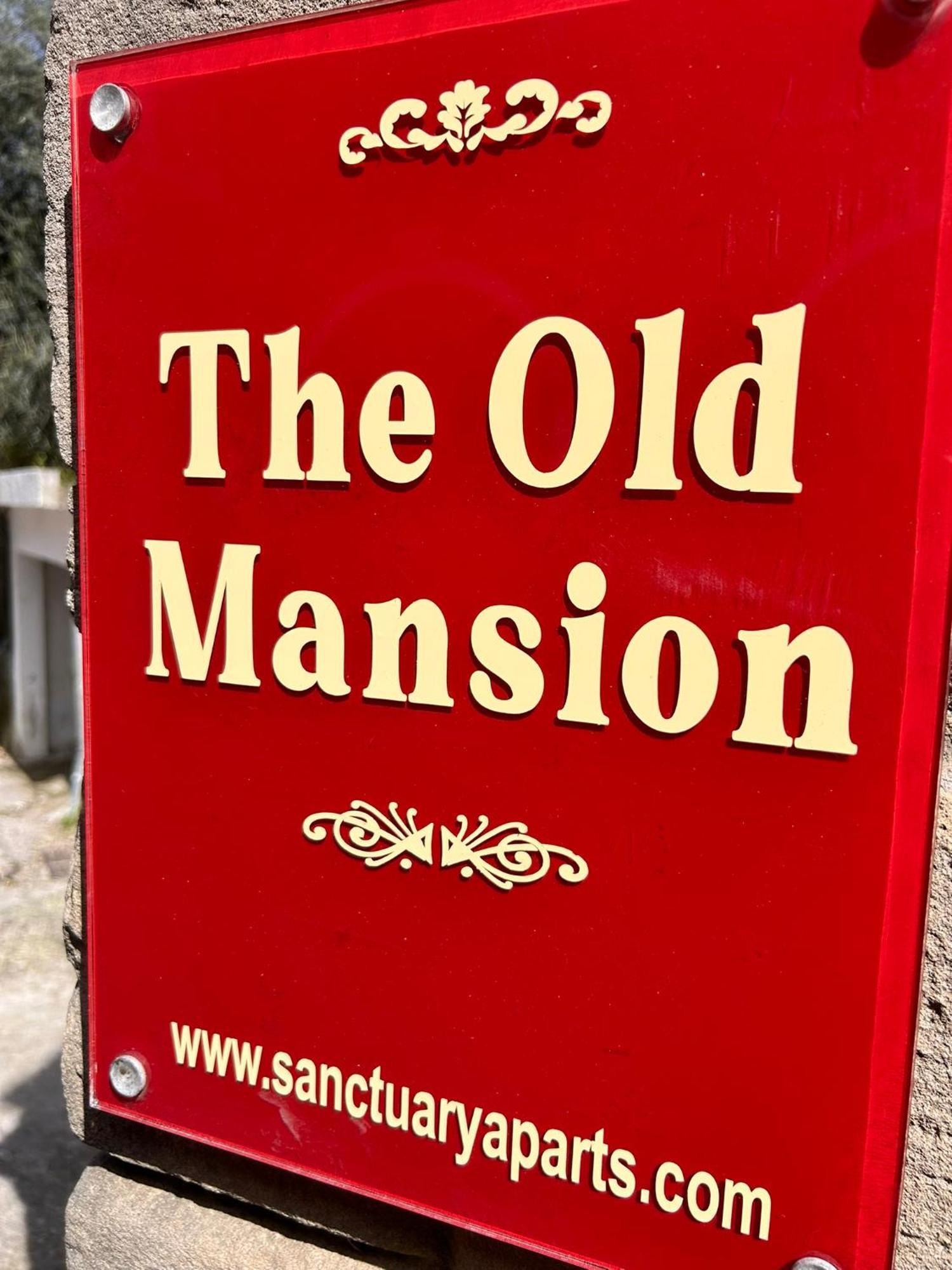 The Old Mansion Apartment Sinarádes Екстериор снимка