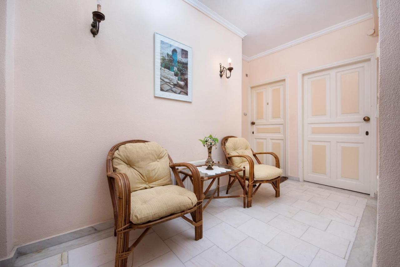 The Old Mansion Apartment Sinarádes Екстериор снимка