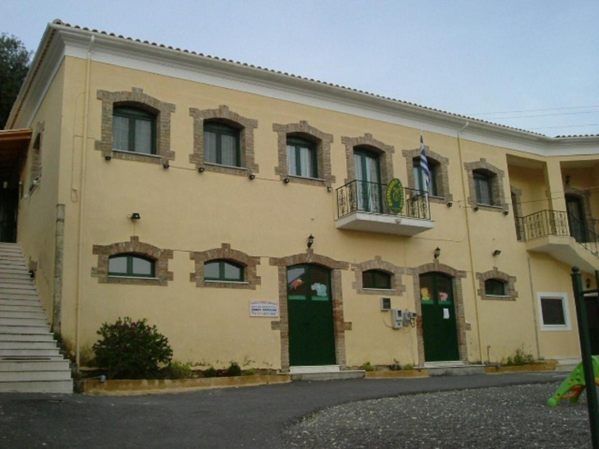 The Old Mansion Apartment Sinarádes Екстериор снимка